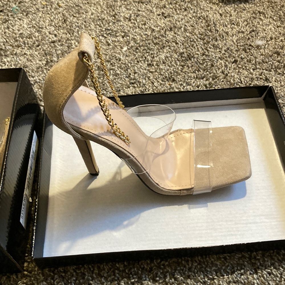 Tan heels with gold chain for Ankle